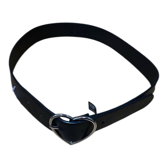 Brandy Melville Black Belt with Silver Heart Buckle - Picture 5 of 7